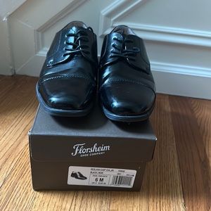 Florsheim Rolan Cap boys black dress shoe size 6. Worn once